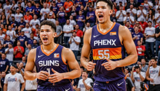 Devin Booker compartilha insights sobre a seleção da equipe dos EUA, desafios dos playoffs e dinâmica da equipe no Suns Practice